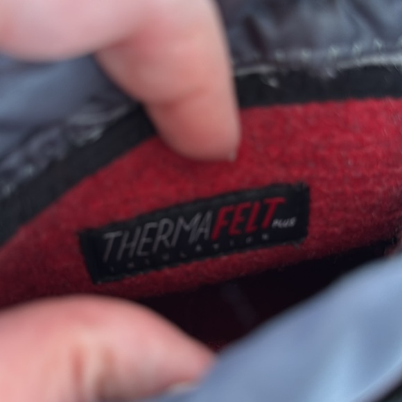 Boy’s North Face waterproof winter boots size 4 - Picture 10 of 11